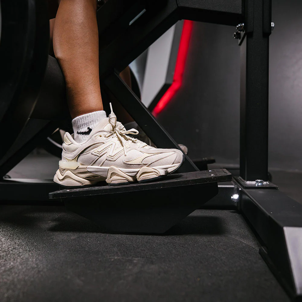Standing Hip Thrust Machine - Image 9